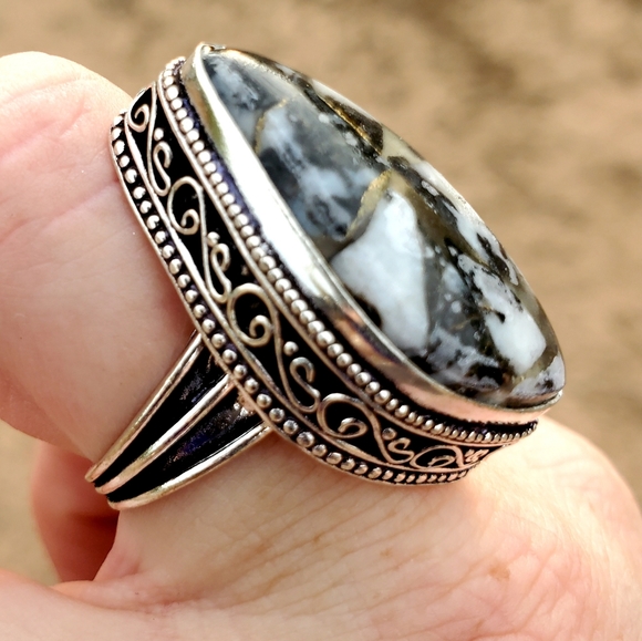 New White Buffalo Antique Design Silver Ring. - Picture 16 of 16